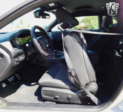 2015 Dodge Challenger SXT