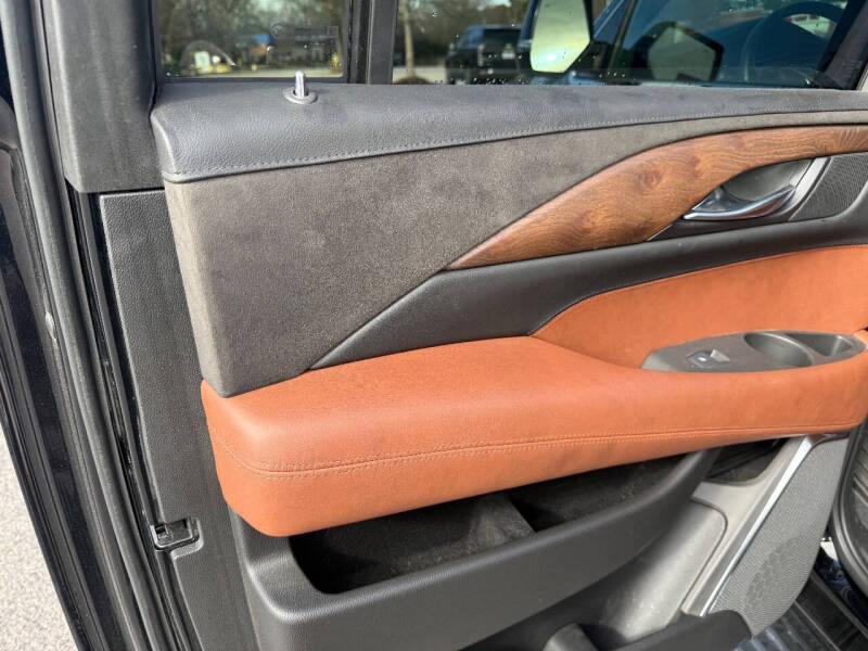 2017 Cadillac Escalade ESV Luxury