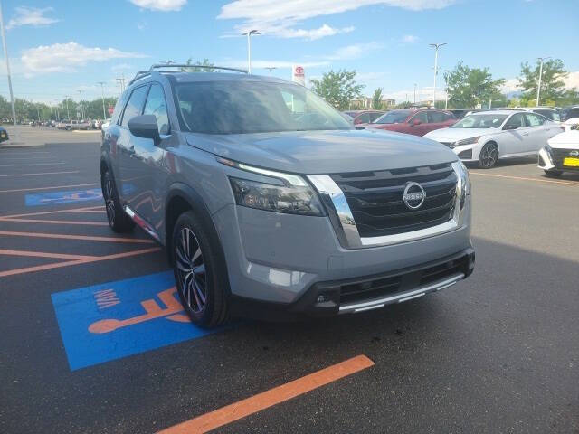 2025 Nissan Pathfinder Platinum