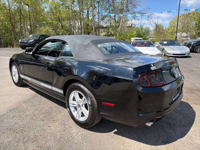 2014 Ford Mustang V6