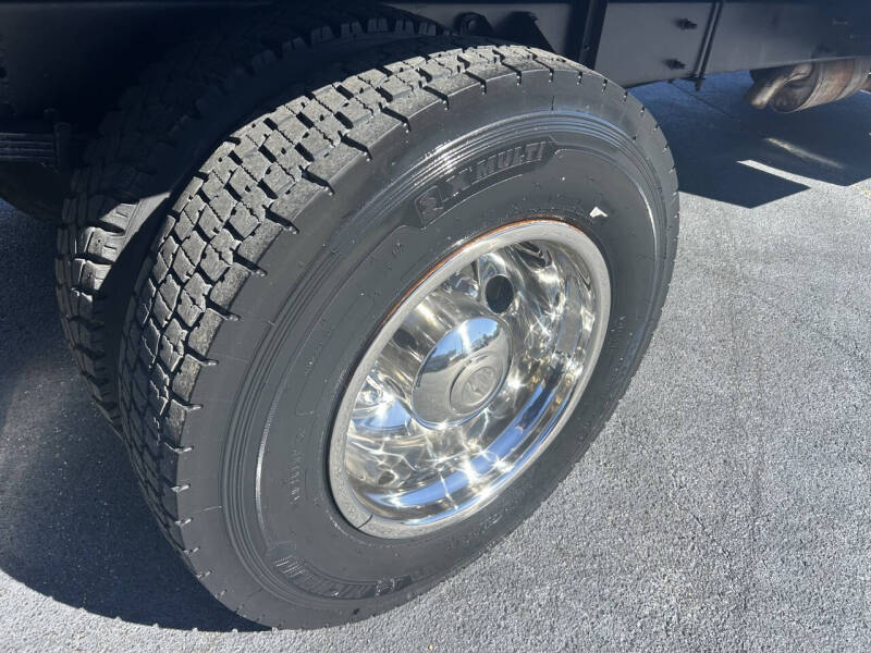 2004 Ford F-650 Super Duty