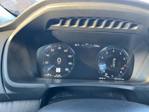 2020 Volvo XC90 T6 Momentum 6-Passenger