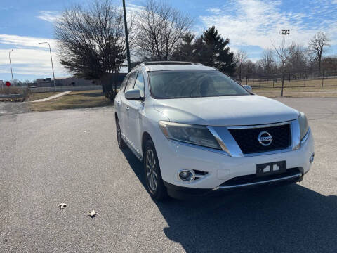 2013 Nissan Pathfinder for sale at The Auto Connect in Springfield IL