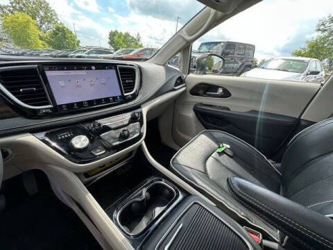 2023 Chrysler Pacifica Plug-In Hybrid Limited