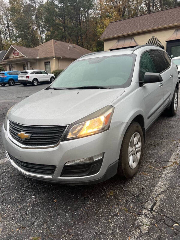 2016 Chevrolet Traverse LS photo 2