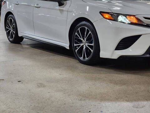 2020 Toyota Camry SE