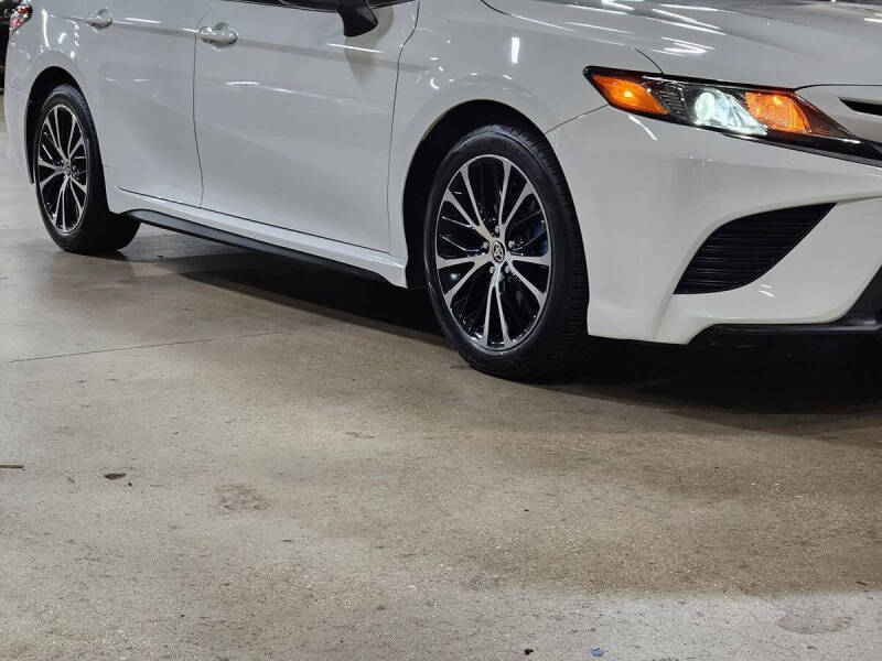 2020 Toyota Camry SE