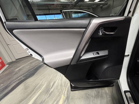 2017 Toyota RAV4 Hybrid XLE