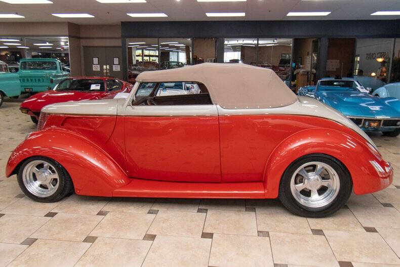 1937 Ford Cabriolet