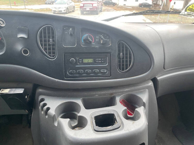 2001 Ford E-Series E-450 SD