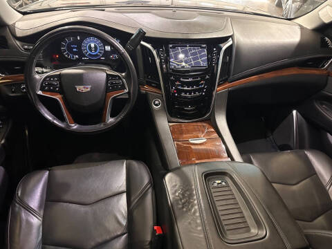 2018 Cadillac Escalade Luxury