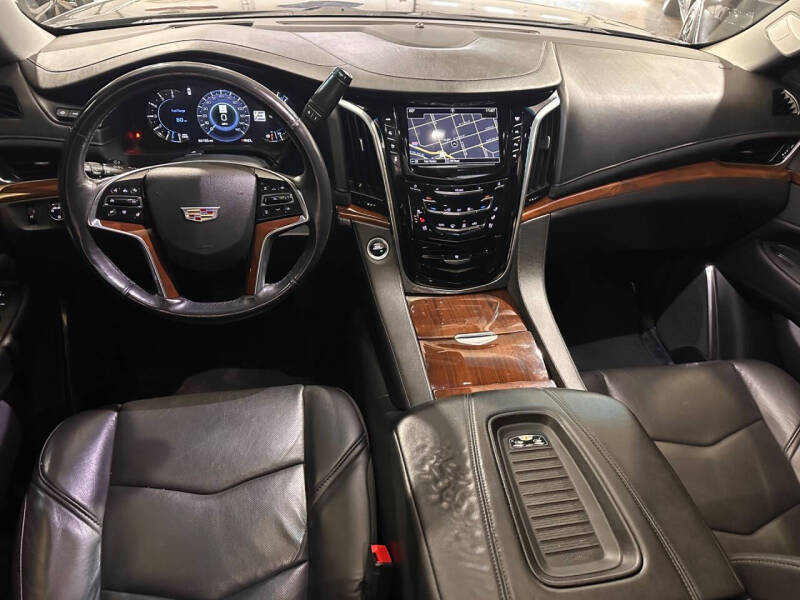 2018 Cadillac Escalade Luxury