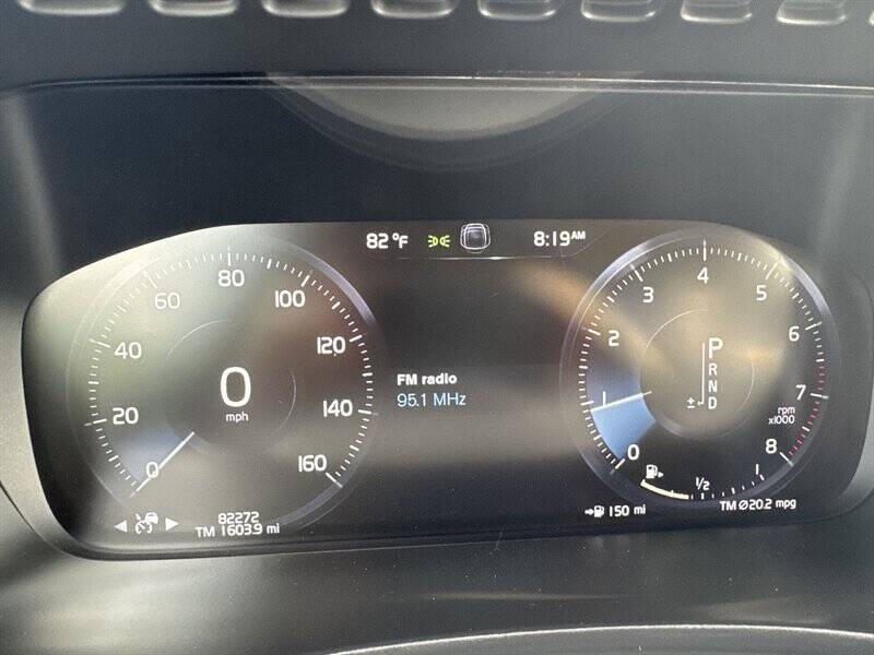 2020 Volvo XC90 T6 Momentum 7-Passenger