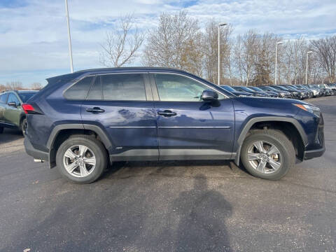 2022 Toyota RAV4 Hybrid XLE