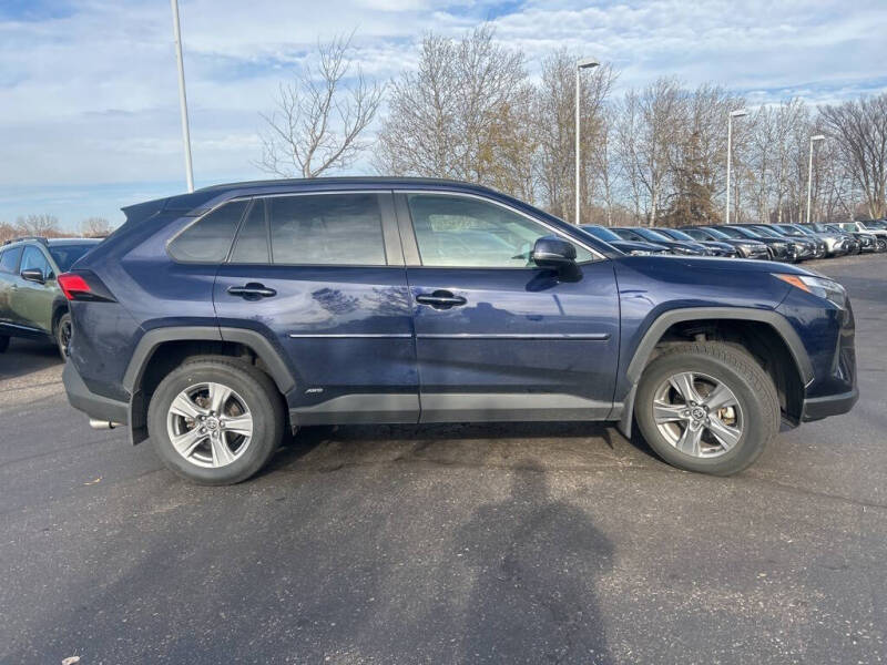 2022 Toyota RAV4 Hybrid XLE