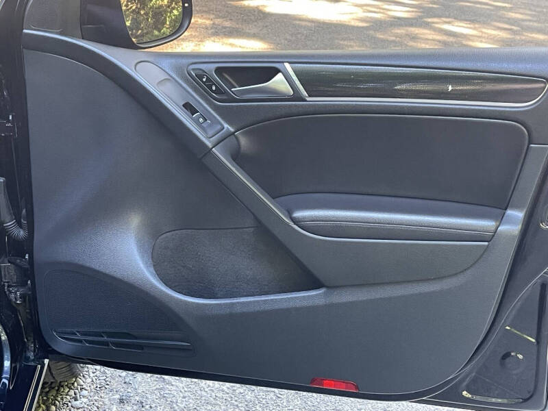 2013 Volkswagen GTI Wolfsburg Edition PZEV