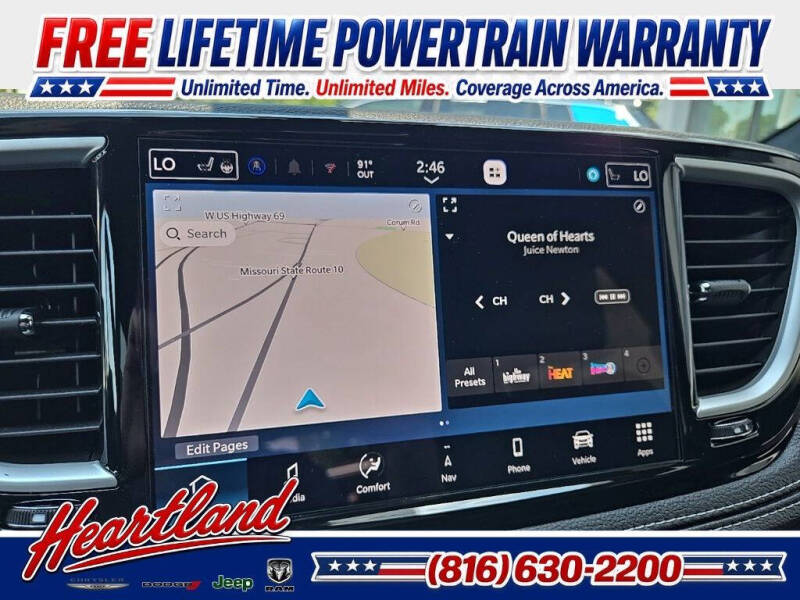 2027 Chrysler Pacifica Select