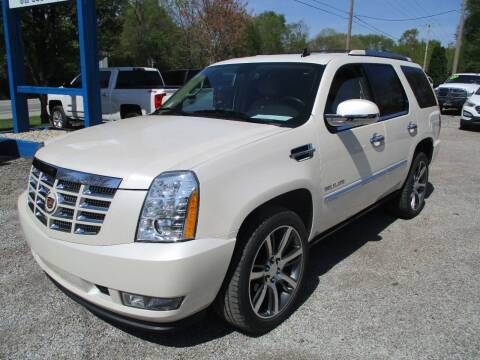 2013 Cadillac Escalade for sale at PENDLETON PIKE AUTO SALES in Ingalls IN
