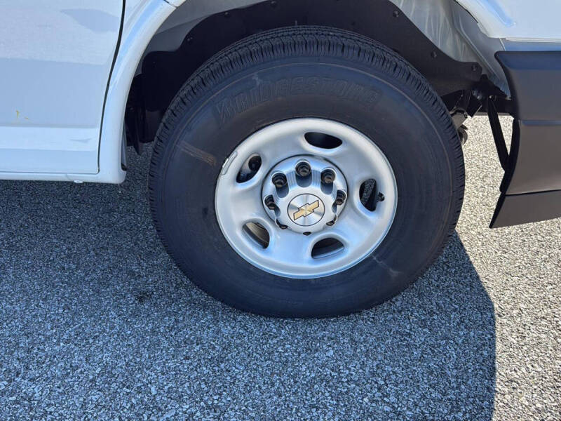 2025 Chevrolet Express 2500