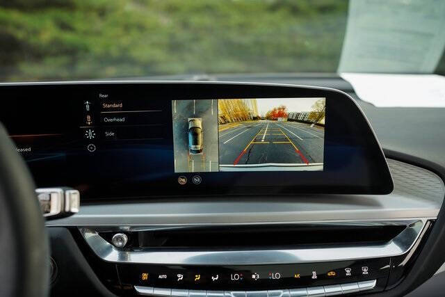 2024 Cadillac LYRIQ Luxury 1