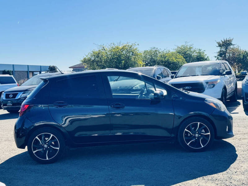 2016 Toyota Yaris 5-Door SE