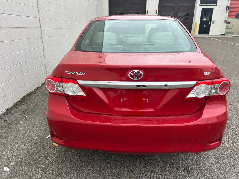 2013 Toyota Corolla LE photo 7