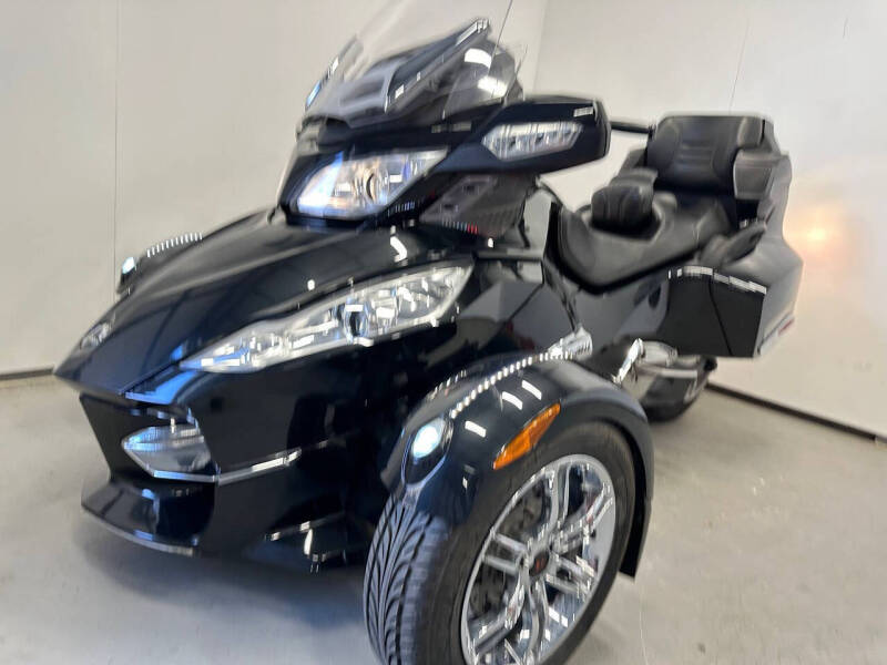 2011 Can-Am Spyder RT-S SE5