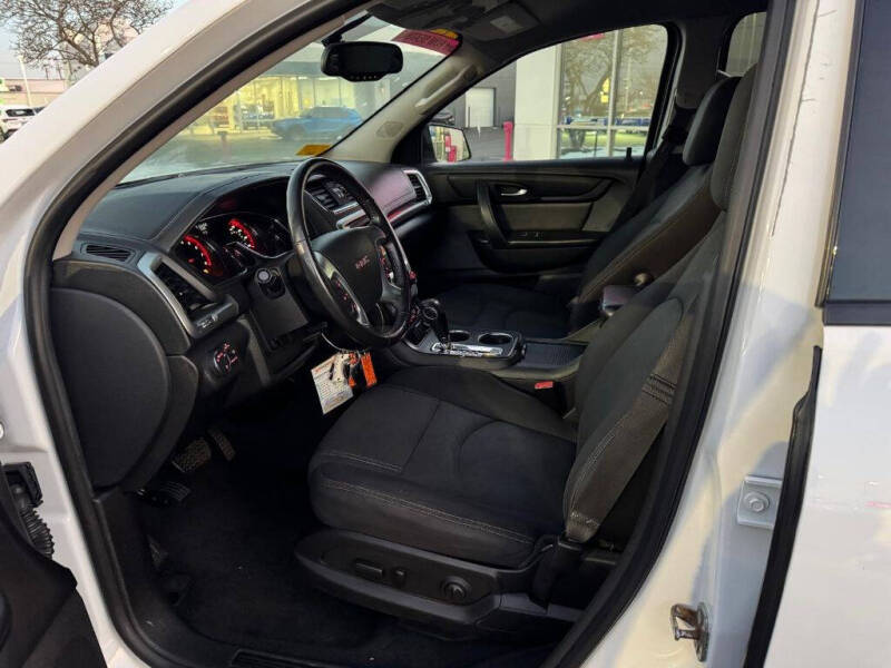 2016 GMC Acadia SLE-2