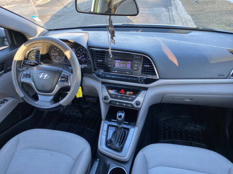 2017 Hyundai Elantra SE