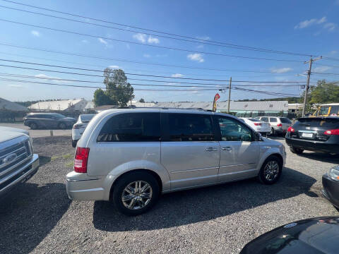 2009 Chrysler Town and Country Limited