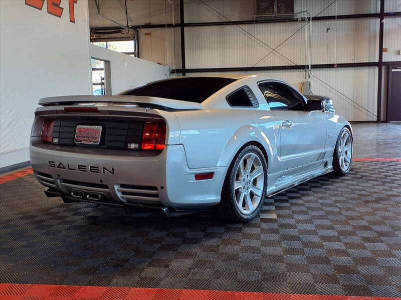 2005 Ford Mustang GT Premium