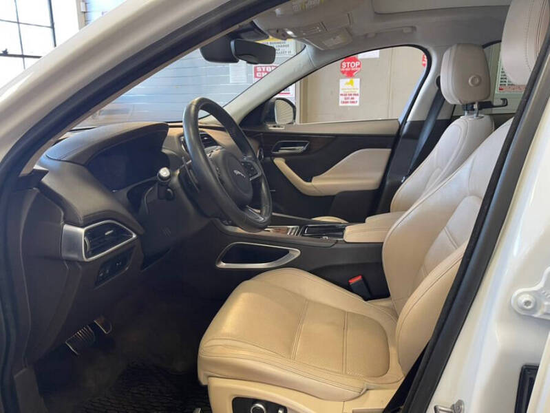 2019 Jaguar F-PACE 30t Prestige