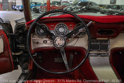 1961 Ford Thunderbird