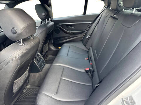 2017 BMW 3 Series 330i xDrive