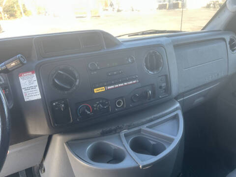 2010 Ford E-Series E-450 SD