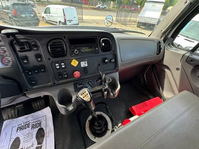 2015 Freightliner 114 SD
