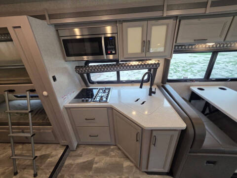 2021 Thor Motor Coach Quantum