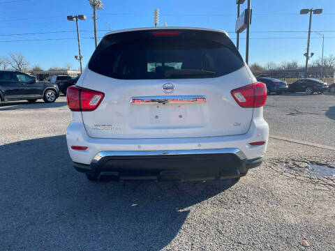 2020 Nissan Pathfinder SV