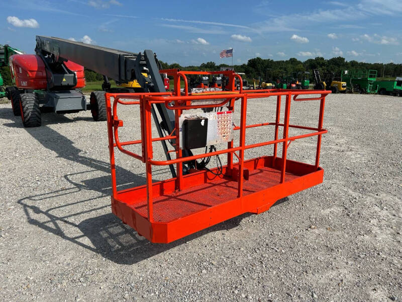 2016 Skyjack 86' Manlift