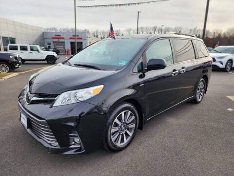 2018 Toyota Sienna XLE Premium 7-Passenger