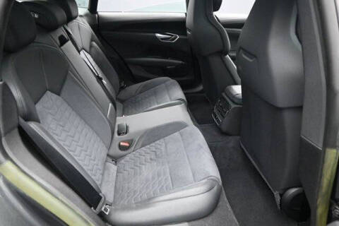 2023 Audi e-tron GT quattro Premium Plus