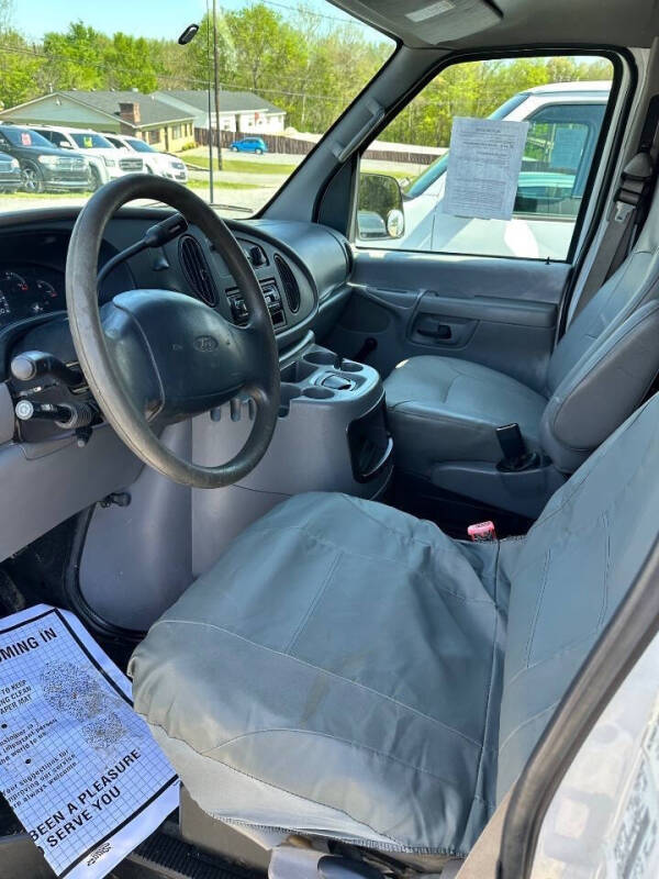 2002 Ford E-Series