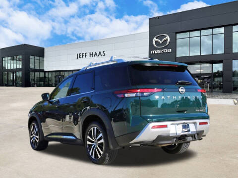 2025 Nissan Pathfinder Platinum