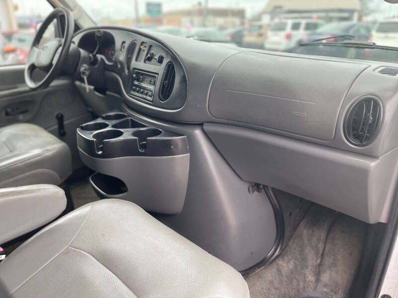 2006 Ford E-Series E-250