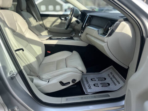 2019 Volvo XC60 T5 Momentum