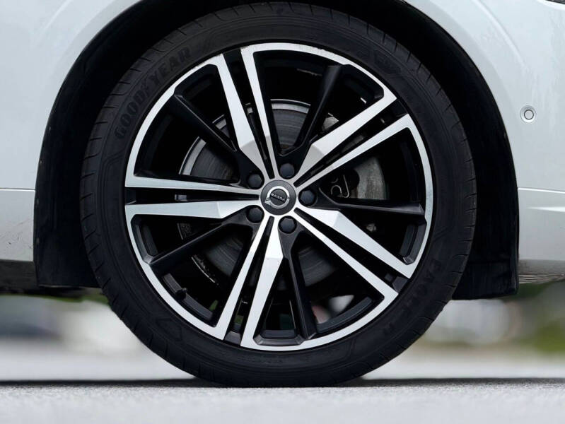 2019 Volvo XC60 T5 R-Design