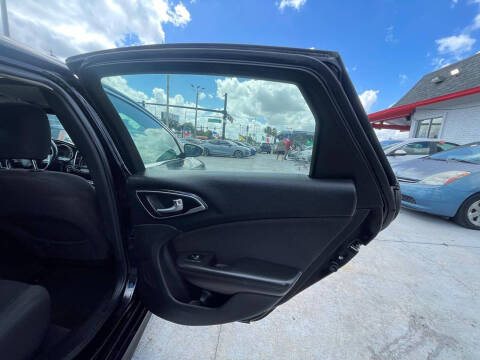 2016 Chrysler 200 Limited