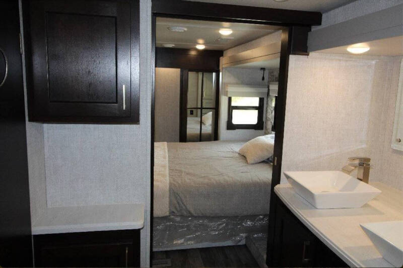 2021 Palomino Columbus 1492 389FL