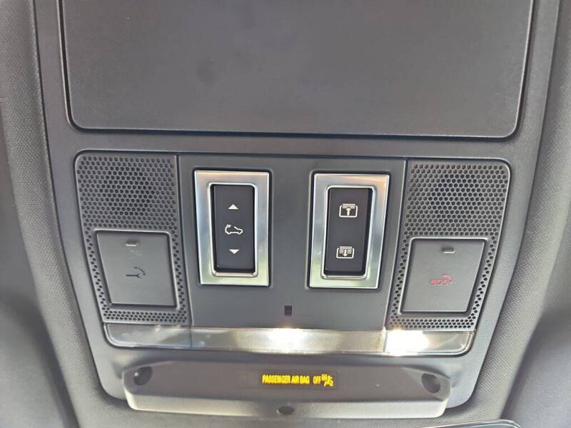 2022 Land Rover Defender 110 X-Dynamic HSE