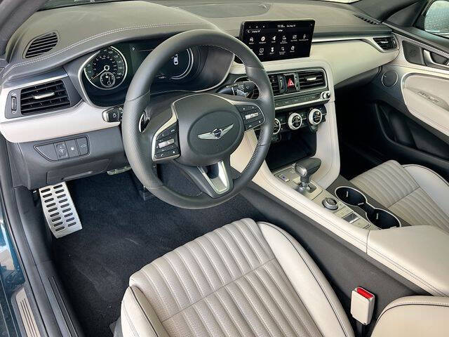 2022 Genesis G70